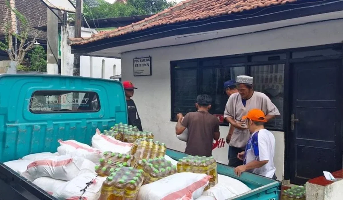 PT-Naga-Baladika-Gelar-Pesta-Rakyat-dan-Bagikan-Sembako-di-Semarang