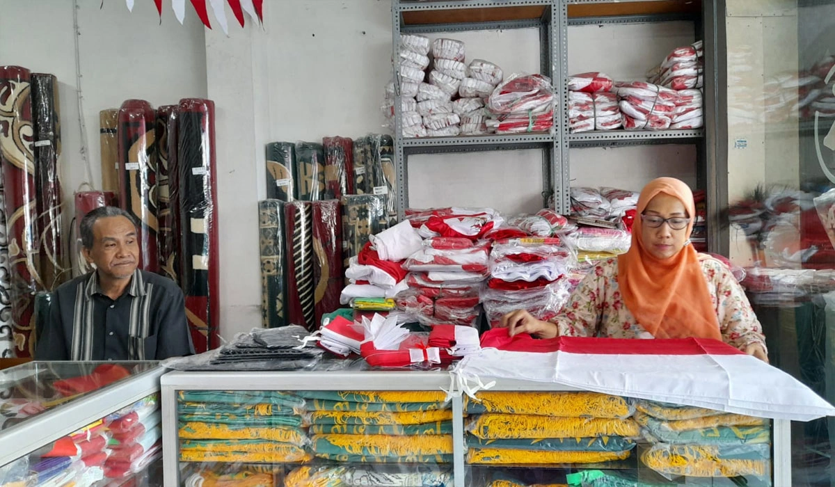 Mengapa Kauman Semarang Jadi Tujuan Favorit Beli Bendera Merah Putih