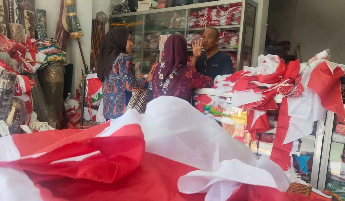 Mengapa Kauman Semarang Jadi Tujuan Favorit Beli Bendera Merah Putih