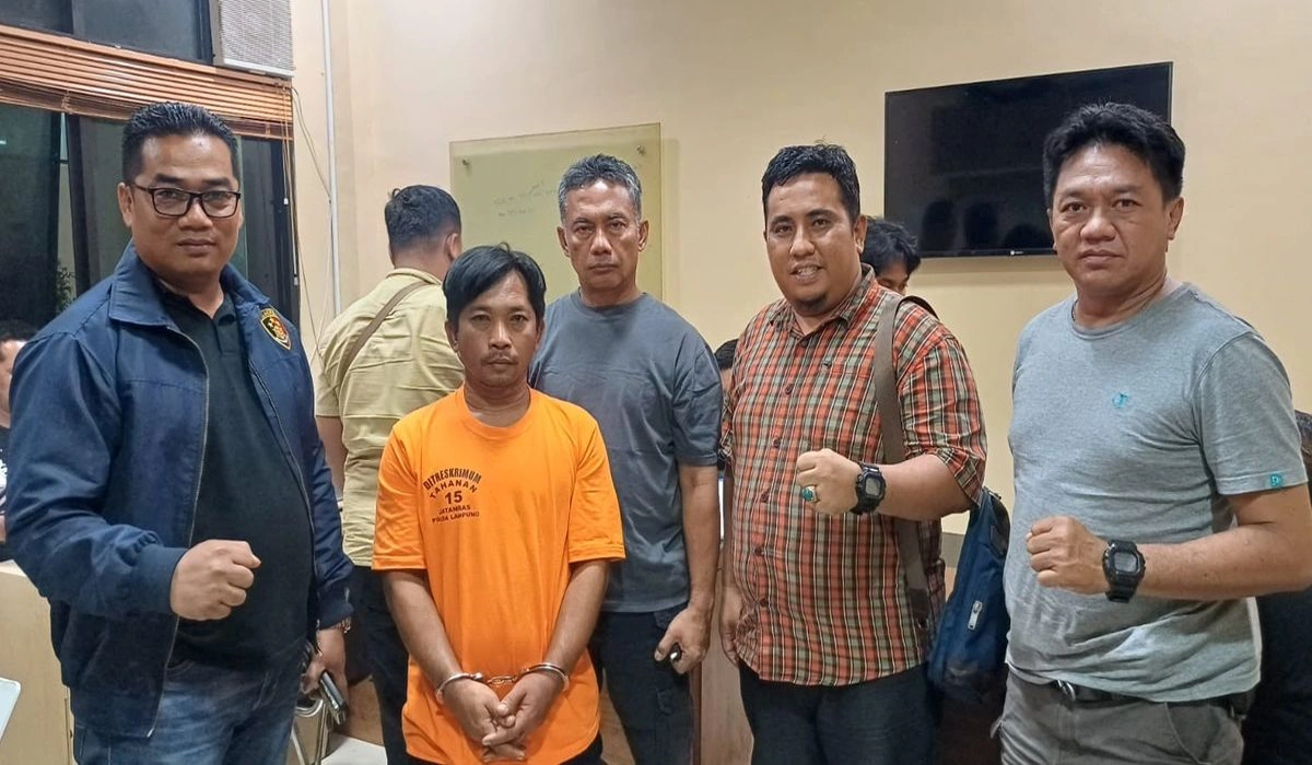 Dugaan Motif dan Latar Belakang Korban