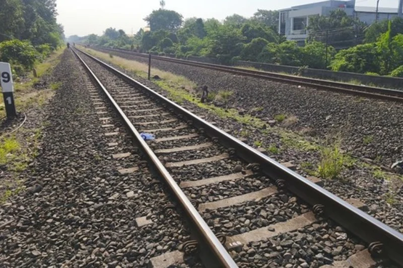 Pria Tak Dikenal Tewas Akibat Tabrakan dengan KA di Krobokan Pria Tak Dikenal Tewas Akibat Tabrakan dengan KA di Krobokan