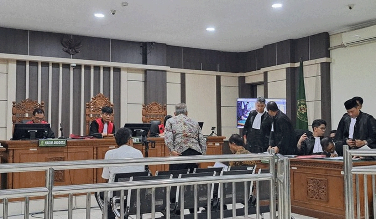 Tiga Dosen UGM Resmi Jadi Terdakwa Kasus Korupsi Biji Kakao Rp6,72 Miliar Tiga Dosen UGM Resmi Jadi Terdakwa Kasus Korupsi Biji Kakao Rp6,72 Miliar