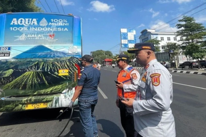 BRT Semarang Disebut Cumi-Cumi Darat Akibat Polusi Udara BRT Semarang Disebut Cumi-Cumi Darat Akibat Polusi Udara