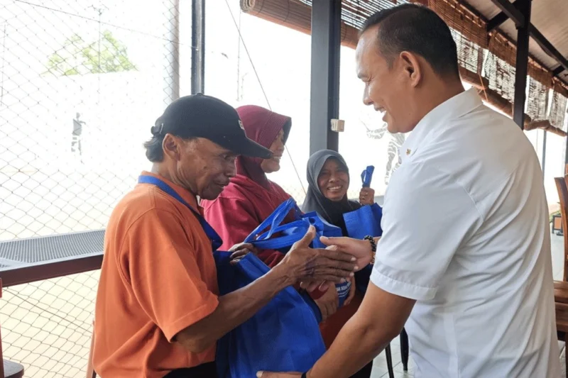 Peduli Keluarga Napi, Lapas Semarang Bagikan Bansos Peduli Keluarga Napi, Lapas Semarang Bagikan Bansos