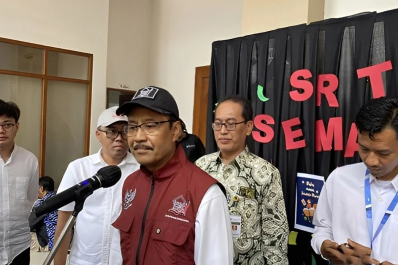 Mensos Salurkan Bantuan Rp 3,6 M Untuk Korban Banjir Semarang Mensos Salurkan Bantuan Rp 3,6 M Untuk Korban Banjir Semarang