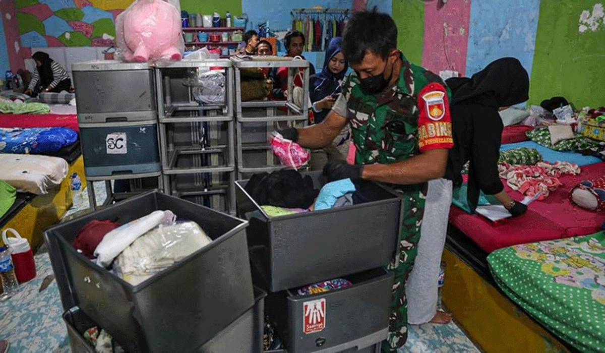 Pengawasan Barang Bawaan dan Kunjungan