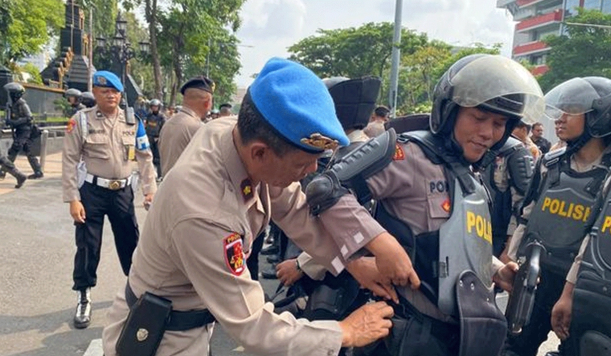 Polda-Jateng-Kerahkan-Ribuan-Personel-Amankan-Aksi-Setahun-Prabowo-Gibran