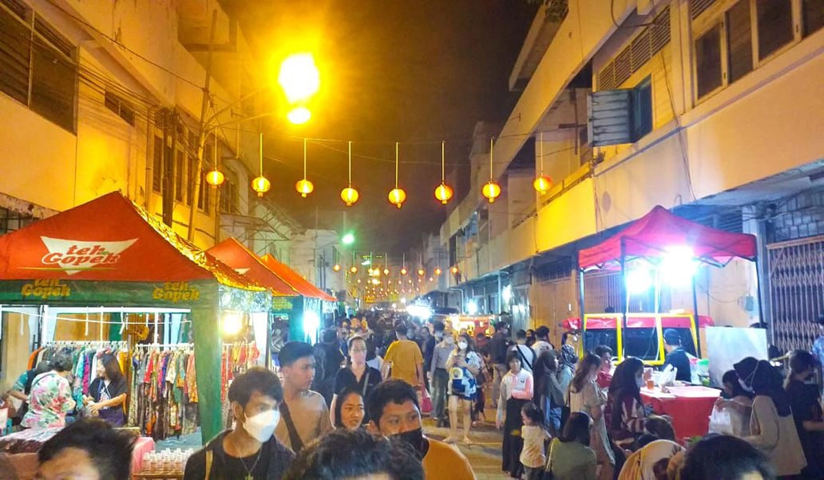 Setelah Setahun Tutup, Pasar Semawis Kembali Ramai di Pecinan Semarang