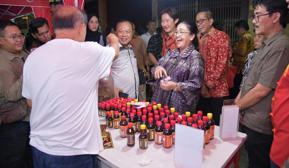 Walkot-Semarang-Tegaskan-Jaga-Kebersihan-di-Waroeng-Semawis