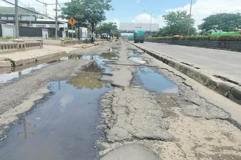Semarang Bergerak Cepat, Jalan Rusak Pasca Banjir Segera Diperbaiki!